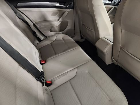 Used 2019 Volkswagen Golf S FWD image 30