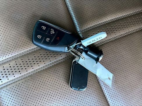 Used 2024 Chevrolet Silverado 2500 High Country w/ Technology Package image 11