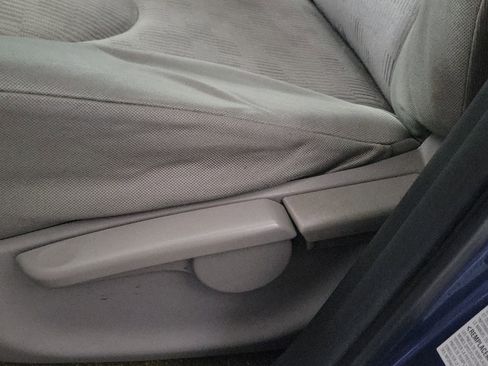 Used 2011 Toyota RAV4 4WD image 18