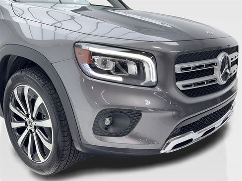 Used 2022 Mercedes-Benz GLB 250 image 3