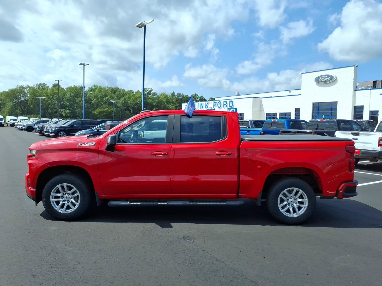 Used 2019 Chevrolet Silverado 1500 RST w/ All-Star Edition AWD/4WD image 2