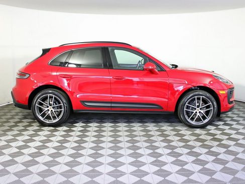 Used 2025 Porsche Macan image 8