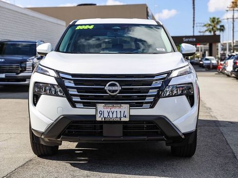 Used 2024 Nissan Rogue SV FWD image 2