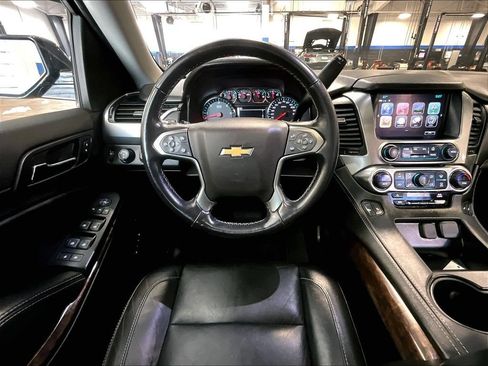 Used 2019 Chevrolet Tahoe LT w/ Luxury Package AWD/4WD image 18