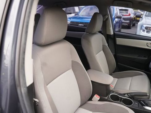 Used 2019 Toyota Corolla LE FWD image 19