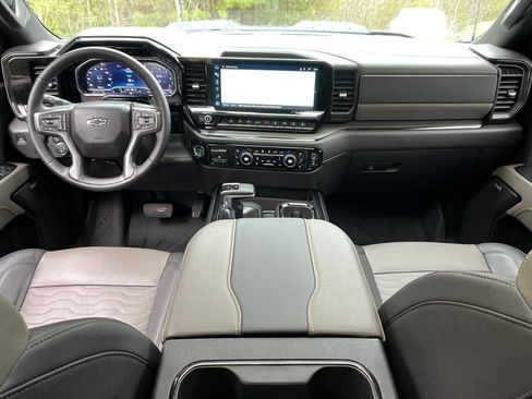 Used 2024 Chevrolet Silverado 1500 ZR2 image 23