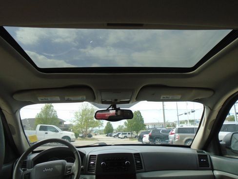 Used 2005 Jeep Grand Cherokee Limited image 20