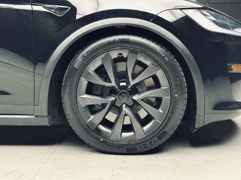 Used 2023 Tesla Model X AWD/4WD image 40