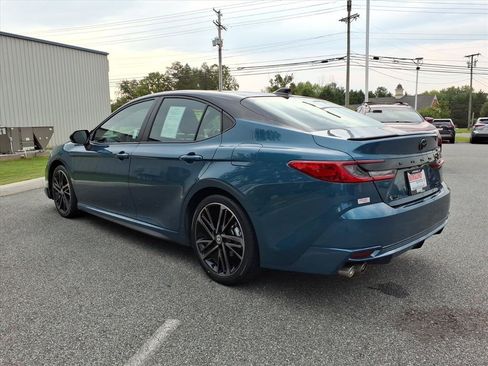 Used 2025 Toyota Camry XSE FWD image 13