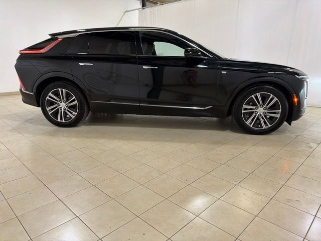 Used 2024 Cadillac Lyriq Luxury RWD image 7