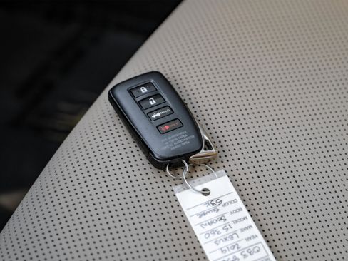 Used 2019 Lexus IS 350 image 56