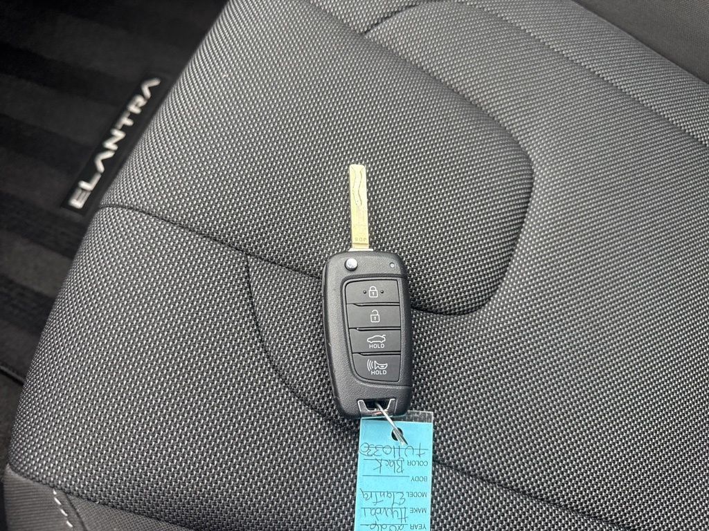 Certified 2026 Hyundai Elantra SE FWD image 41