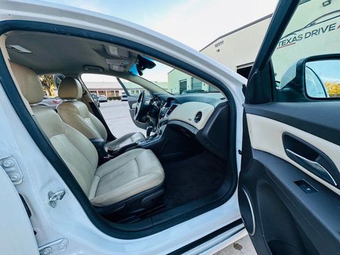 Used 2011 Chevrolet Cruze LT w/ RS Package image 23