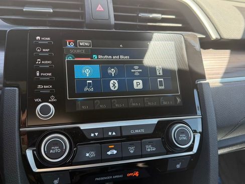 Used 2020 Honda Civic Touring image 8