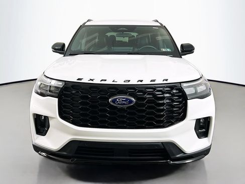 Used 2026 Ford Explorer ST-Line AWD/4WD image 3