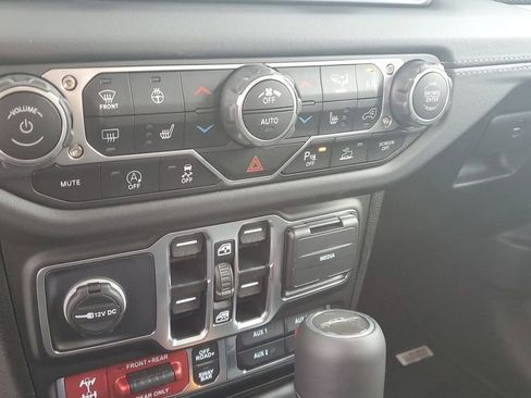 New 2025 Jeep Gladiator Rubicon image 26