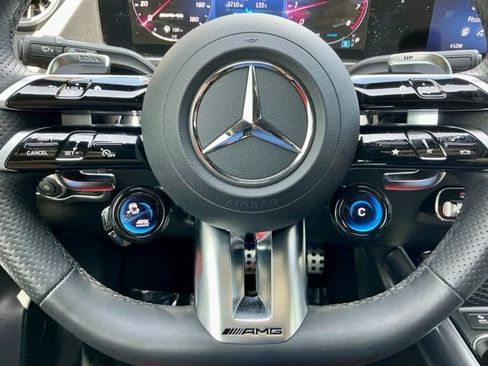 Used 2025 Mercedes-Benz GLA 35 AMG 4MATIC image 27