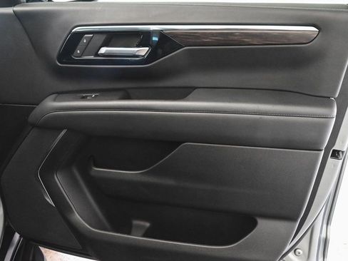 Used 2025 Chevrolet Tahoe LT image 11