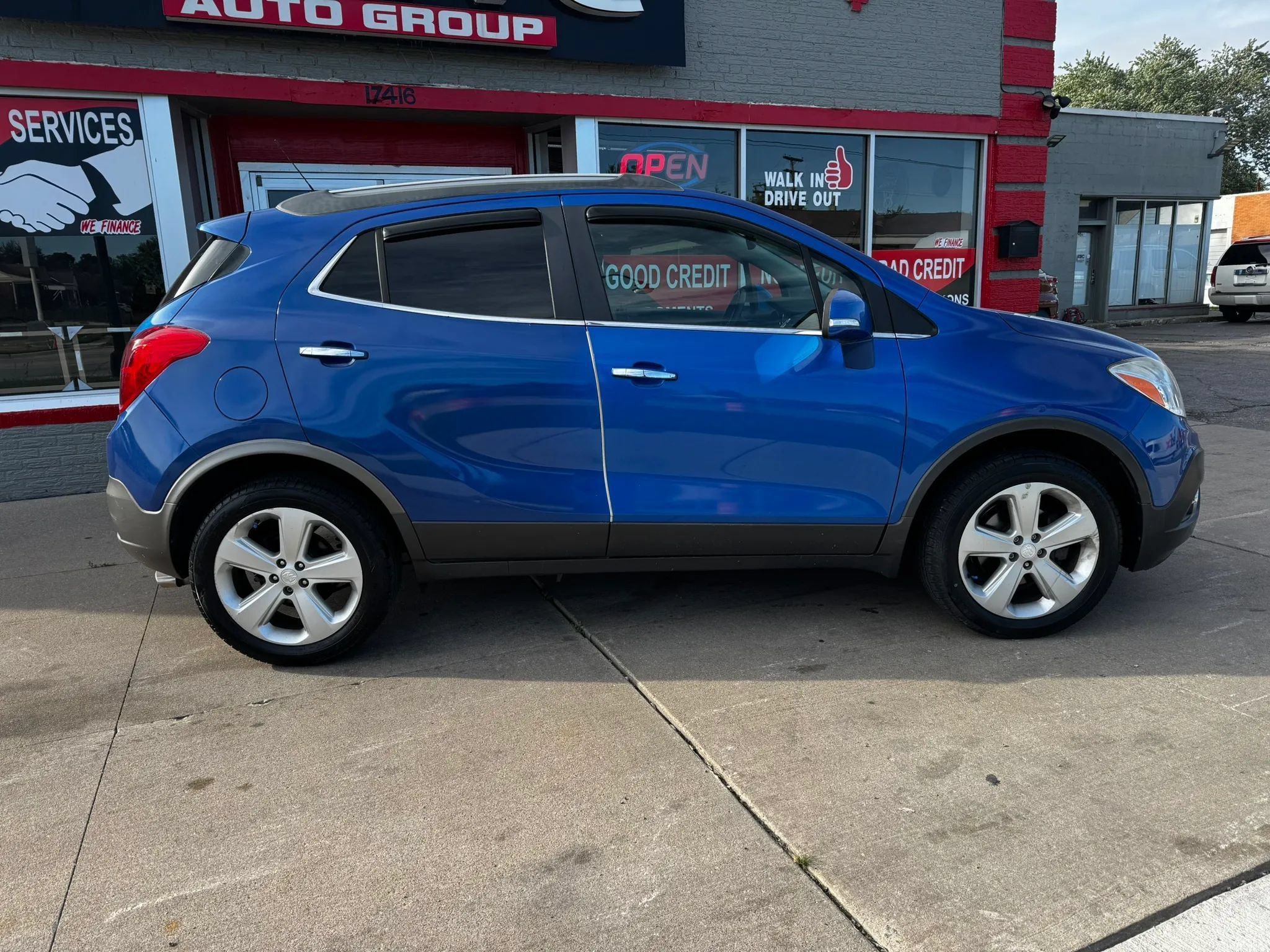 Used 2016 Buick Encore Leather FWD image 2
