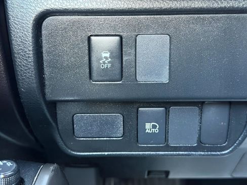 Used 2020 Toyota Tacoma SR5 RWD image 28