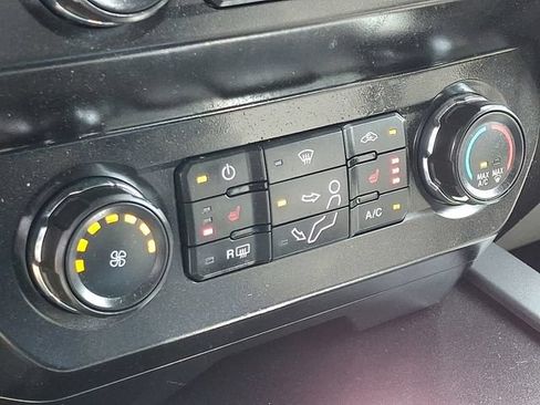 Used 2020 Ford F350 XLT w/ XLT Premium Package AWD/4WD image 17