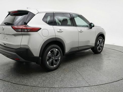 Used 2025 Nissan Rogue SV image 9