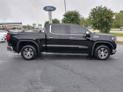Used 2025 GMC Sierra 1500 SLT AWD/4WD image 3