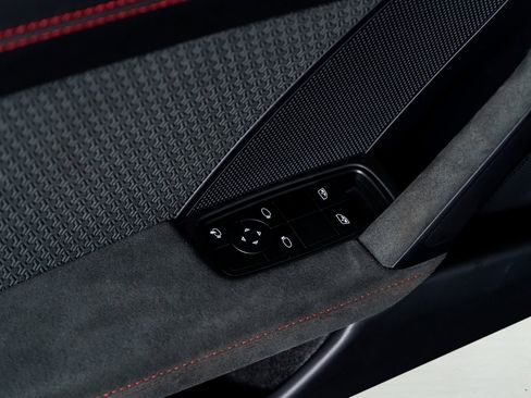 Used 2025 Porsche 911 Carrera 4 GTS image 46