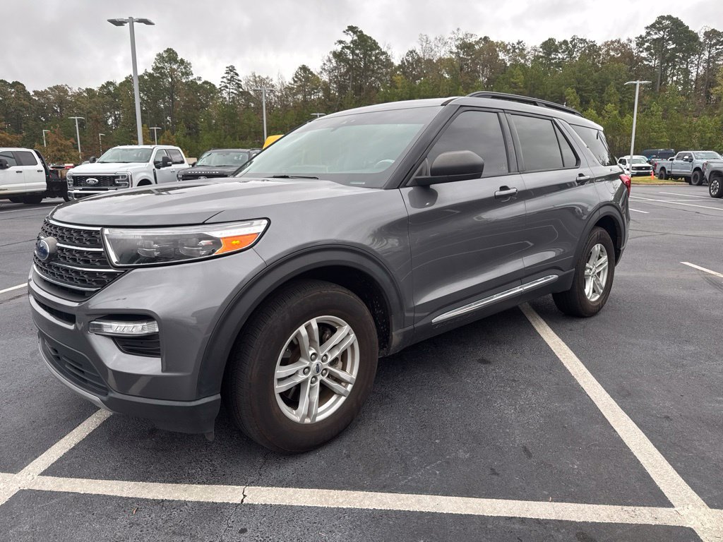 Used 2022 Ford Explorer XLT w/ Equipment Group 202A AWD/4WD image 13