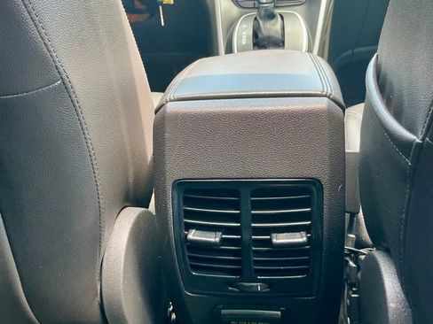 Used 2014 Ford Escape SE w/ Equipment Group 201A FWD image 25