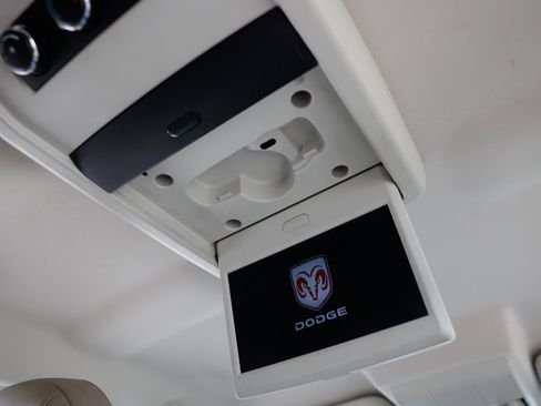 Used 2010 Dodge Journey R/T w/ Navigation & Sound Group I image 25