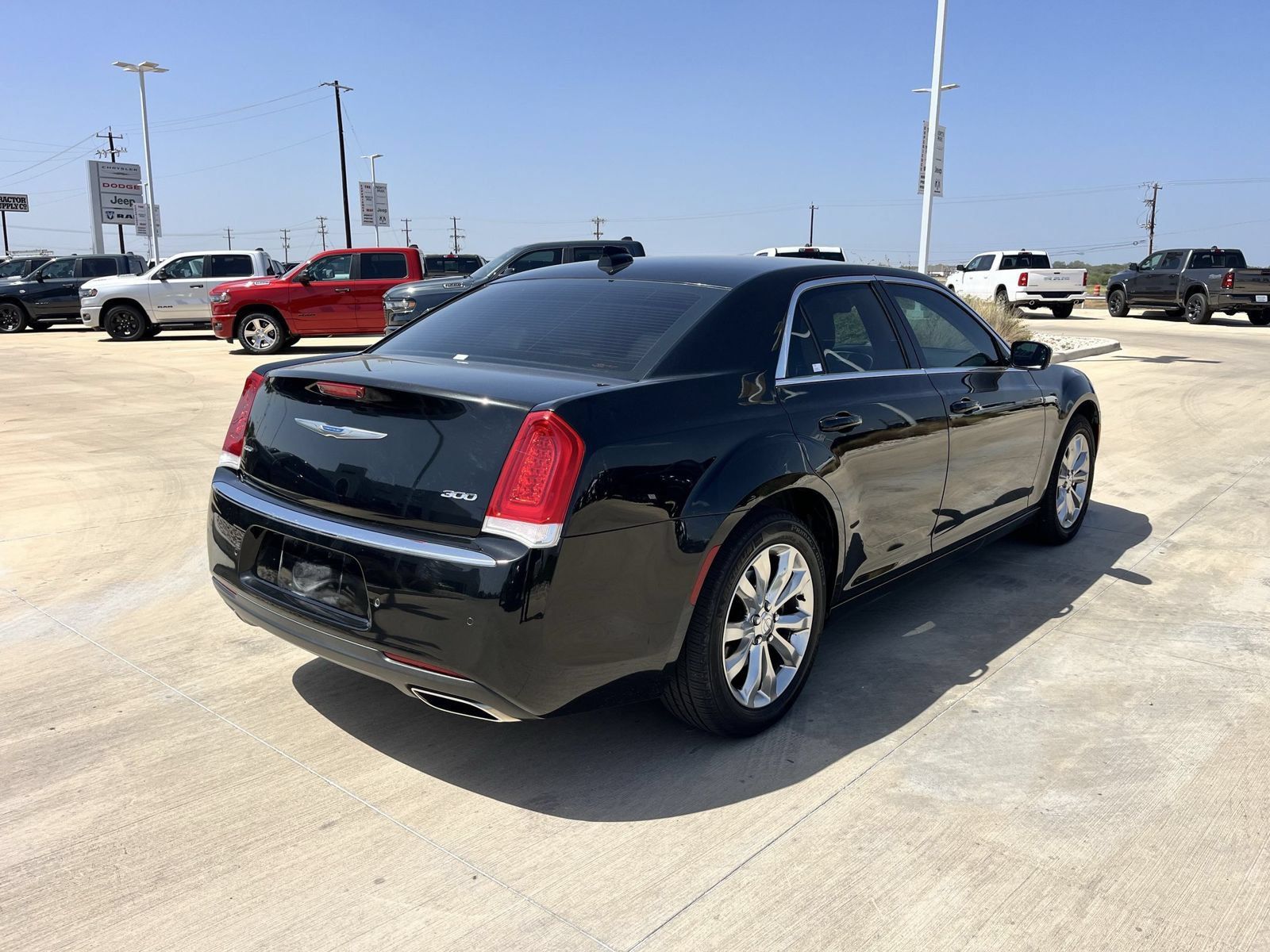 Used 2021 Chrysler 300 Touring L AWD/4WD image 3