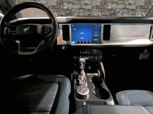 New 2025 Ford Bronco Heritage Edition image 5