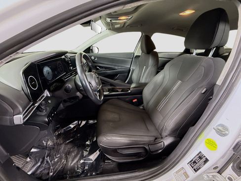 Used 2022 Hyundai Elantra SEL w/ Convenience Package FWD image 22