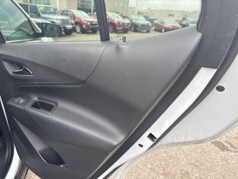 Used 2019 Chevrolet Equinox LT w/ Driver Convenience Package image 22