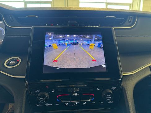 New 2025 Jeep Grand Cherokee Laredo X w/ Luxury Tech Group I image 18