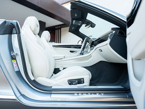 Used 2024 Bentley Continental GT V8 image 48