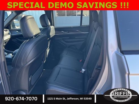 New 2025 Jeep Grand Cherokee Limited w/ Luxury Tech Group II image 7