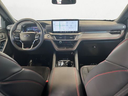 Used 2025 Ford Explorer ST image 10
