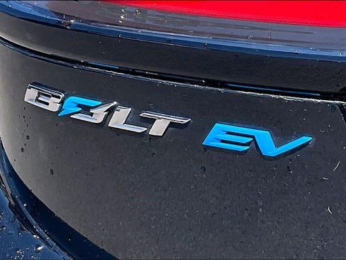 Used 2022 Chevrolet Bolt LT FWD image 8