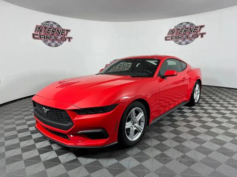 Used 2026 Ford Mustang Coupe RWD image 3
