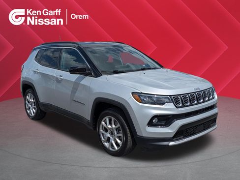 Used 2025 Jeep Compass Limited AWD/4WD image 1