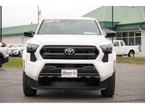 Used 2024 Toyota Tacoma SR image 8