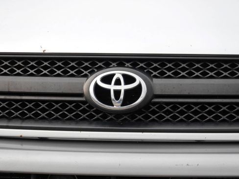 Used 2005 Toyota RAV4 4WD image 34