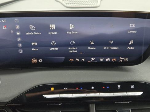 Used 2025 Buick Enclave Preferred AWD/4WD image 12