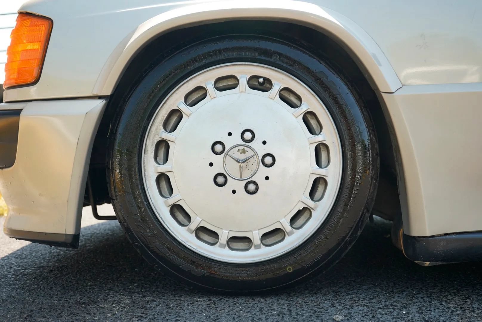 Used 1987 Mercedes-Benz 190 E 2.3-16 image 14