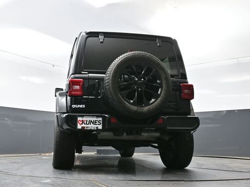 Used 2023 Jeep Wrangler Unlimited Sahara AWD/4WD image 55