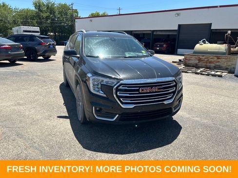 Used 2023 GMC Terrain SLT FWD image 1