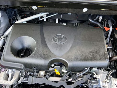 Used 2023 Toyota RAV4 SE w/ Convenience Package AWD/4WD image 32