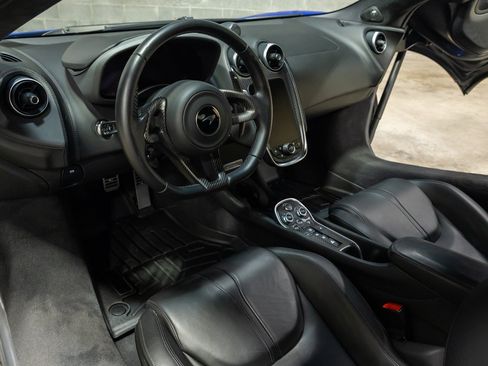 Used 2019 McLaren 570S Coupe RWD image 41